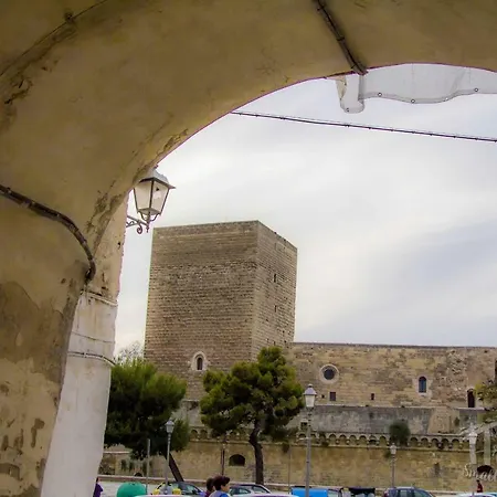 Arco Alto Daire Bari